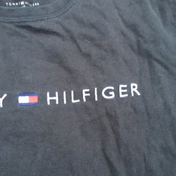 Vintage black 90s Tommy Hilfiger swag T-shirt - Picture 4 of 6